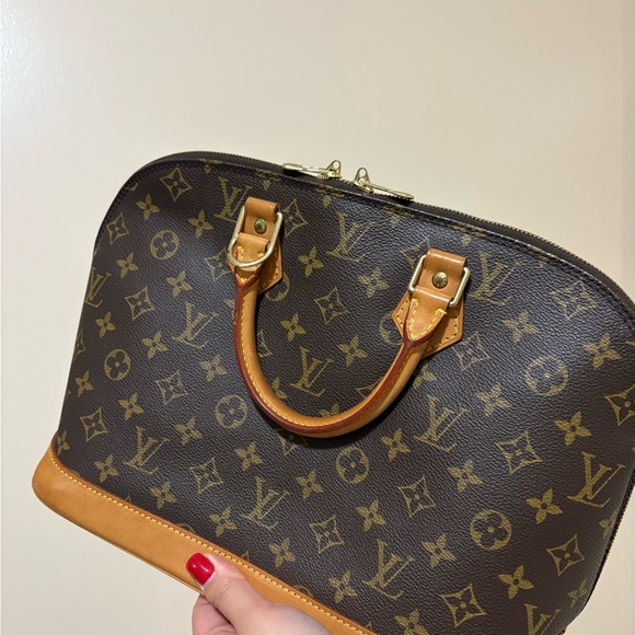Louis Vuitton Alma PM - Picture 7 of 11